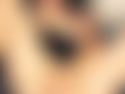 Hab’s mir spontan besorgen müssen 😇 Im Büro - mal wieder geil geworden. Auf den Sessel rüber und dabei dachte ich, kann ich ja eigentlich ein video machen. Leggins und Tanga aus … erst nur mit den Fi