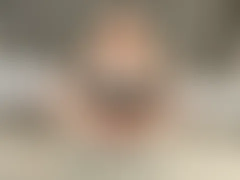 Ein schönes Wochenende wünsche ich😍 Genieße meine immer feuchte sowie gepiercte F***e, meinen prallen F**k-A***h und meine geilen Naturtitten💦🥰 Bin heute am Freitag von 18 - 20 Uhr Live in der Ca