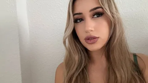Sloopy Blowjob von Blonder vollbusigen S******e..
