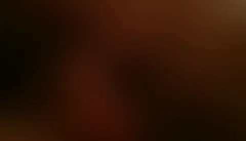 Kurzer Midnight Blowjob, bis mir die Sahne aus dem Mund läuft.