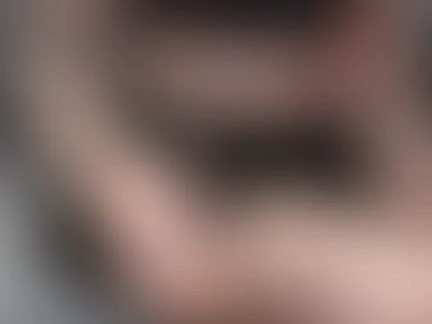 Würdest du mich lieber ausziehen?😏