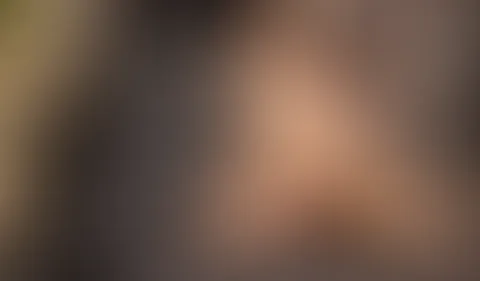 Die Massagekerze war der Hammer. Als er dann noch anfing meinen A***h zu massieren war vorbei. Ich wurde sofort geil. Ein Glück hat er mich nicht so liegen lassen, sondern mich schön gefingert... Und