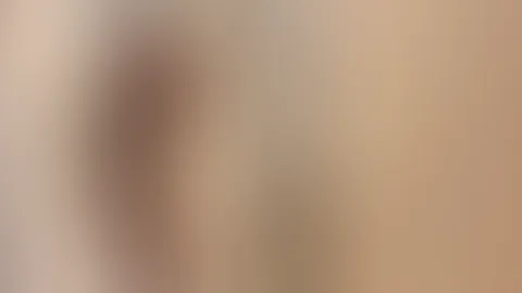 Da ich nicht nackt vor dir stehen kann, stell ich mich zumindest vor den Spiegel 😜😈