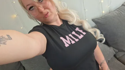 Hot MILF action: tits, dildo & a wild ride🔥 Do you want to see me really letting myself go🥵? In this clip, I’ll show you my plump breasts, lick them with relish and spit on them