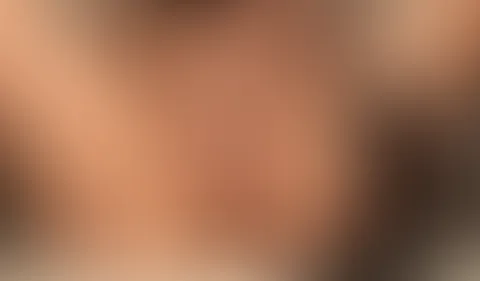 Mit schwarzem Dildo, Plug und viel Öl rumgespielt 💦