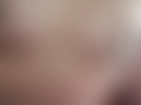 Heißes Nippel Spielen, oh ja wie ich mir jetzt vor stelle du würdest sanft an meinen nippelchen knabbern und saugen, der Gedanke macht mich ganz heiß und voller Lust;)