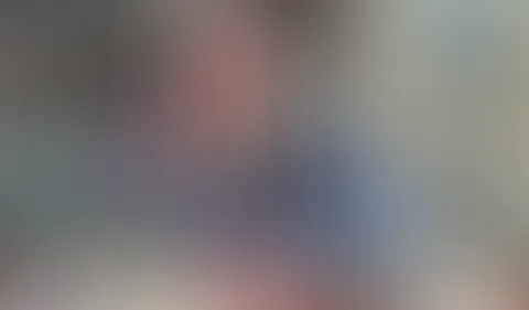 Pornos Mitten im Café! Mein f**kgeiler Azubi