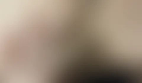 NACHBAR GIB MIR W***E!!! Hey Boy, wie du weisst bin ich ein Spermabunker. Das hat auch mein notgeiler Nachbar mittlerweile mitbekommen. Seine Ehefrau kann leider nicht so gut b****n - dafür kochen. Ab