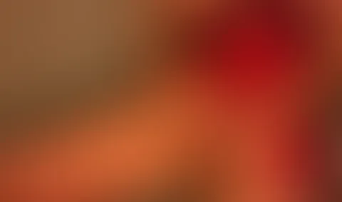 Mastubieren mit Dildo und squirten