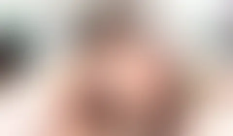 LIVE PORNOSHOW für die Nachbarn! Auf dem Balkon geht es rund! Bei strahlendem Sonnenschein will doch keiner in der Bude b****n. Hehe. Die Nachbarn hat es gefreut, da sie trotz Sichtschutz einen guten