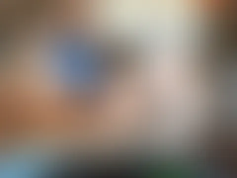 Selbstgemacht mit Fingern und Plug im Po