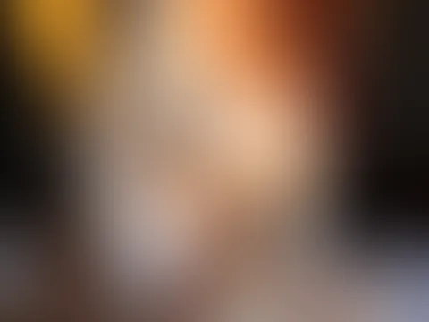 Feiertag… endlich Zeit zum Durchatmen ✨ Die Welt draußen darf warten – hier drin geht es nur um Ruhe, Wärme und ein bisschen Genuss… Ich hab mir meinen Moment schon genommen… vielleicht willst du ihn