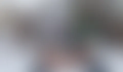 Skandal! Ostblock Nymphomanin, besorgt es sich im Wald. Fast erwischt worden!