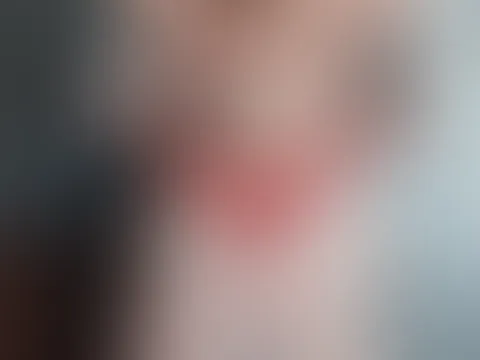 Wie gefällt euch mein A***h am Montagmorgen? Frisch, prall und schon bereit, richtig gewürdigt zu werden…