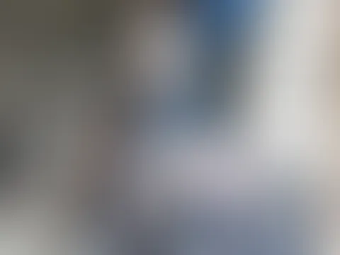 Knie nieder Sklave! Du gehörst auf den Boden und sollst mir zu meinen Füßen liegend dienen!😈