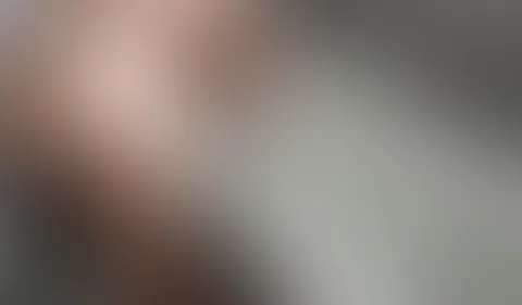 Nackt die Badewanne putzen Teil 2