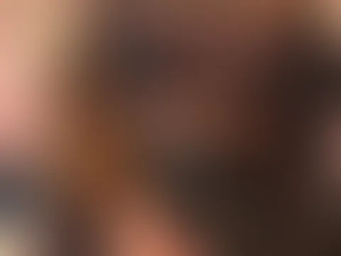Schwarze Lederleggings, gedimmtes Licht und eine Atmosphäre voller Spannung. Ein Moment nur für mich – zwischen Entspannung und purem Gefühl. ✨🥵🔥