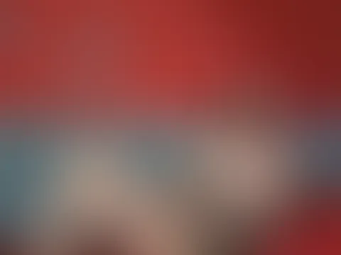 Ich lag mit gespreitzen Schenkeln auf meinem Bett. Bekleidet in einem Spitzendessous-Kleid, welches durch meine Beine hochgerutsch ist und alles entblößt, da ich kein Höschen trug - upsi 🤭 Und um dir