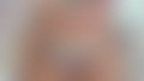 Bin aus dem Urlaub zurück. Mit heißen Bikini- Streifen 🔥