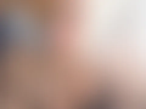 In der Bahn Kabiene zieh ich etwas Blank und F****r mich während fremder Typ schläft