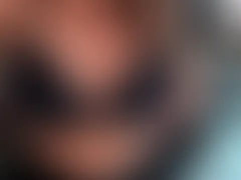 Stell dir vor, ich würde so vor dir sitzen. Was wäre dein erster Gedanke😋