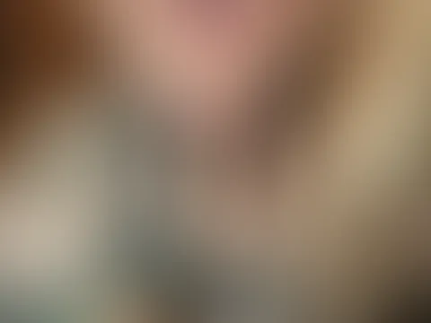 Zurück aus Frankfurt und schon wieder geil😋 Zum Glück ist der Magic Wand immer griffbereit 😁 Denn der große S*****z der meine F***e richtig hart benutzt kommt erst in 2 Stunden vorbei 🚀💦💦 Ich fre