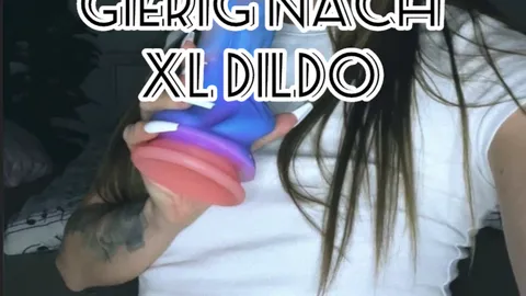 Craving an XL dildo 💦