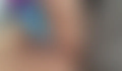 Du wolltest, dass ich es tue – also sieh genau hin. Aber vergiss nicht: Ich bestimme, wann du mehr bekommst.“