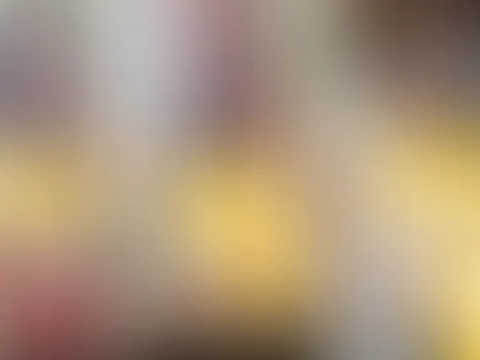 Ich springe auf einem Dildo direkt auf dem Küchentisch herum!!
