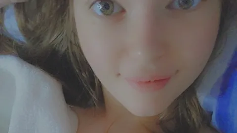 In bed in the morning🥰