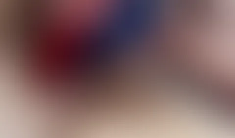 18 Jähriger User besorgt es mit mit Dildo Vibrator zeitgleich