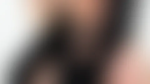 Heute ist doch das perfekte Wetter um die knappen Klamotten rauszuholen 😈, findest du nicht auch?
