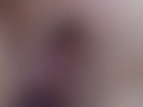 Ich hatte so Lust und habe mir den Dildo eingeführt. Siehst du meinen Saft am Dildo während er immer wieder in mich gleitet?💦