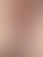 Guten Morgen, ich hoffe, mit diesen Bildern wirst du genauso geil geweckt, wie ich es auch wurde. Meine feucht gef**kte P***y verrät alles, oder? 💦
