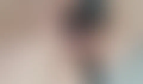 Meine unrasierte P***y musste einfach verwöhnt werden. Mit zwei Dildos habe ich mich selbstbefriedigt und a**l ist nun mal das schönste. Aber schaut selber wie es zum Schluß abging 😈