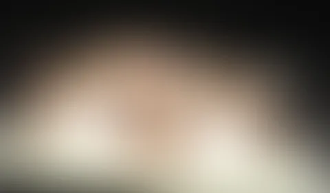 Wenn die Herrin es befiehlt, dann dürfen auch die Sklaven f**ken. Nun in diesem Fall dürfen NovaNilla und ich uns a**l mit einem Doppeldildo vergnügen. Natürlich schön beleuchtet und in Szene gesetzt