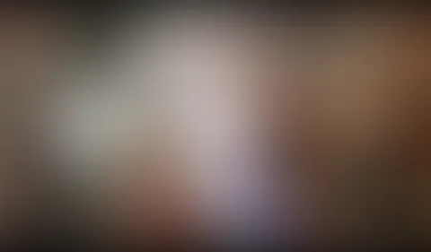 Schön inteniv den Dildo b****n! 😍 Stelle dir vor, es wäre dein S*****z 😘