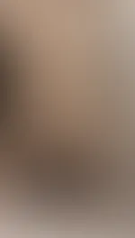 Beim Anziehen nach dem Duschen… ready für etwas Spass im Bett… 🔥