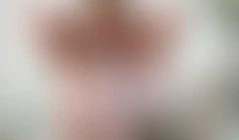 FRÜHLINGSERWACHEN! Wir f**ken dem Frühling entgegen! Es wird immer wärmer und somit kommen auch die Frühlingsgefühle! In mir bzw. in meiner P***y steigen dann Gefühle auf und die bekomme ich nur mit e