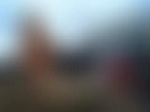 NACKTE Dirndlpower mit dem Hoflader im Silo 18+