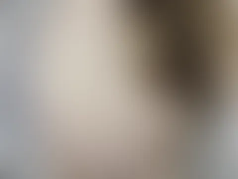 🎙️ Vielleicht spricht dich meine Stimme ja genau so an, wie du es dir wünschst … 💋🎧  Wenn du es liebst, einer Stimme zuzuhören, die dich berührt, dir ein Lächeln schenkt und dir für einen Moment ga