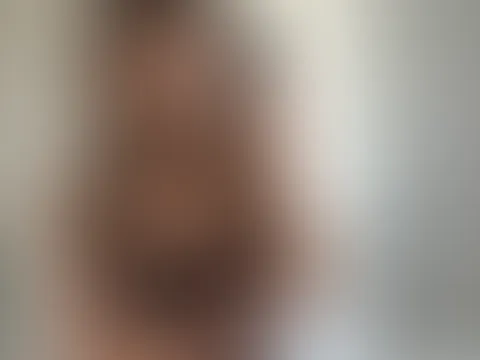 Wie findest du mich mit neuen Titten?