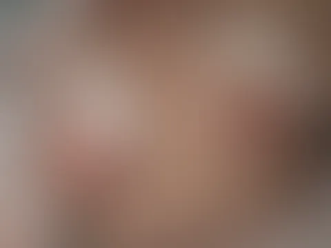 Meine geilen Euter brauchen mal woeder richtige männer Hände die sie durchkneten und Lippen die an meinen nippel saugen