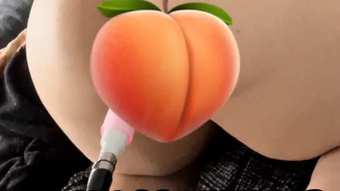 Doggy with the f**k machine🍑🍆