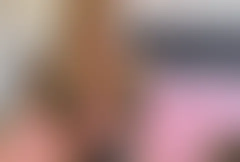 Fetter Pinker Dildo bringt mich zum schreien und meine P***y läuft aus!