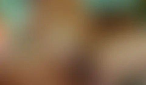 Ich streichle mich über all an meinen Körper und zeig dir meine p***y die schon ausläuft, nur um dir den Wochenstart zu versüßen 💦