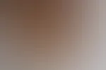 Sonntag bedeutet für mich: nackt sein, frei sein und jede Sekunde genießen. Heute verbringe ich meinen Tag so, wie ich es liebe – ohne Kleidung, ungeschminkt und ungezähmt. Ich lasse mich einfach trei