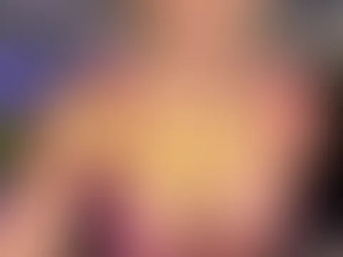 Geiler Dreier mit zwei Männer und doppelter Penetration in meine enge P***y. Wow war das geil. Und die Nahaufnahme lässt dich gleich meinen P***ysaft riechen.