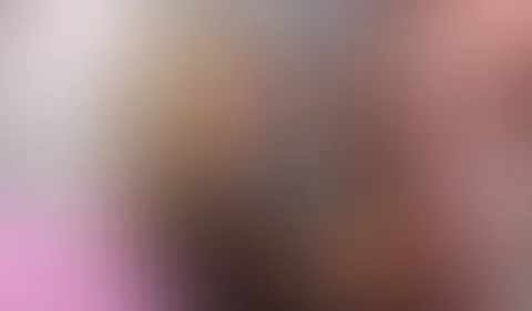 „Los spritz mit ins Gesicht Schatz!“ Um einen neuen Kick in unsere Beziehung zu bringen haben wir uns für ganz privat eine Kamera zugelegt, um uns wirklich rein privat beim F**ken zu filmen. Einfach
