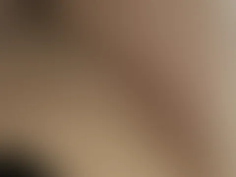 Guten Morgen! Ich bin gerade aufgewacht und habe nachgesehen, wie nass ich bin. Heute wird ein arbeitsreicher Tag. Schaut vorbei für meinen Live-Stream. Drehe auch ein Sklavendominanzvideo in einem Le